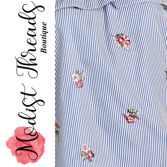 ⚡️Sale⚡️ Off The Shoulder W/Ruffle Floral Embo - Picture 4 of 4